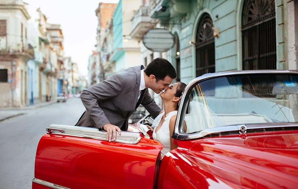 Choosing The Perfect Classic Car Rental For Your Vintage-Themed Wedding